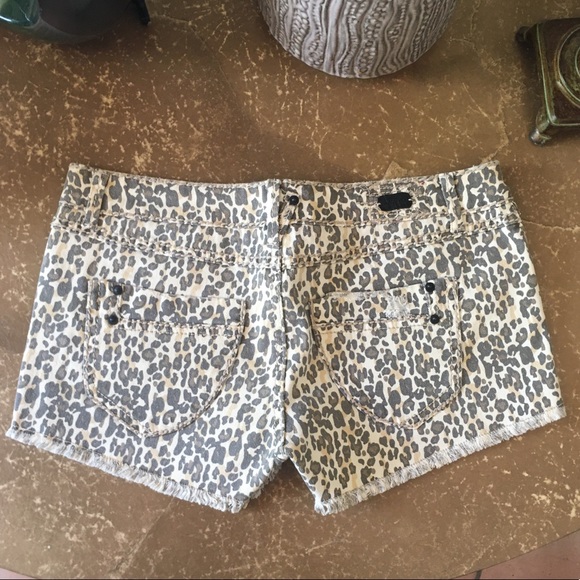 Animal Print Shorts - Picture 4 of 7